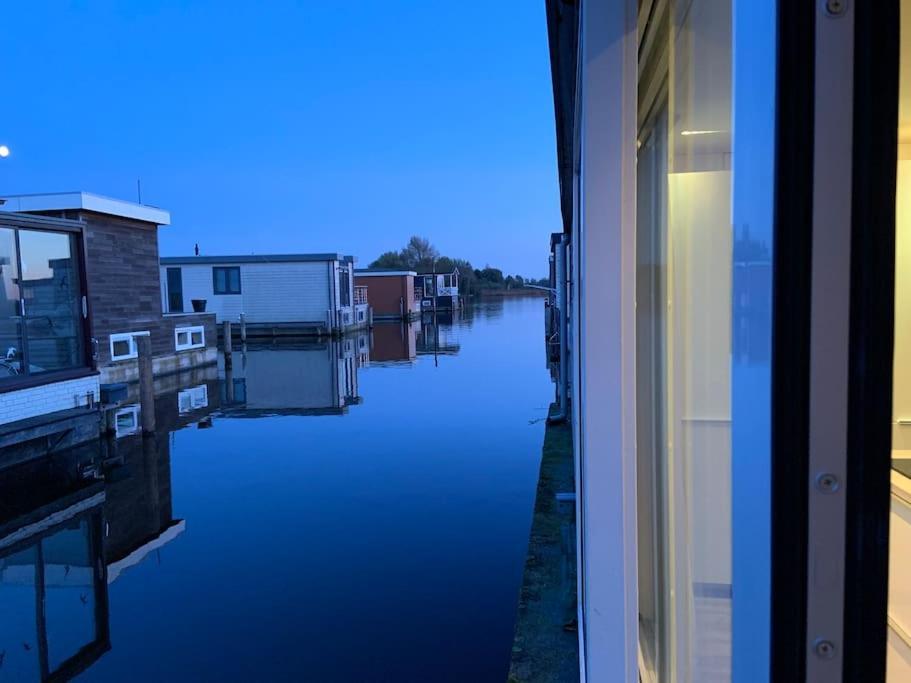 Quiet Waterloft Near Amsterdam And Schiphol Ws17 Hotel Aalsmeer Bagian luar foto