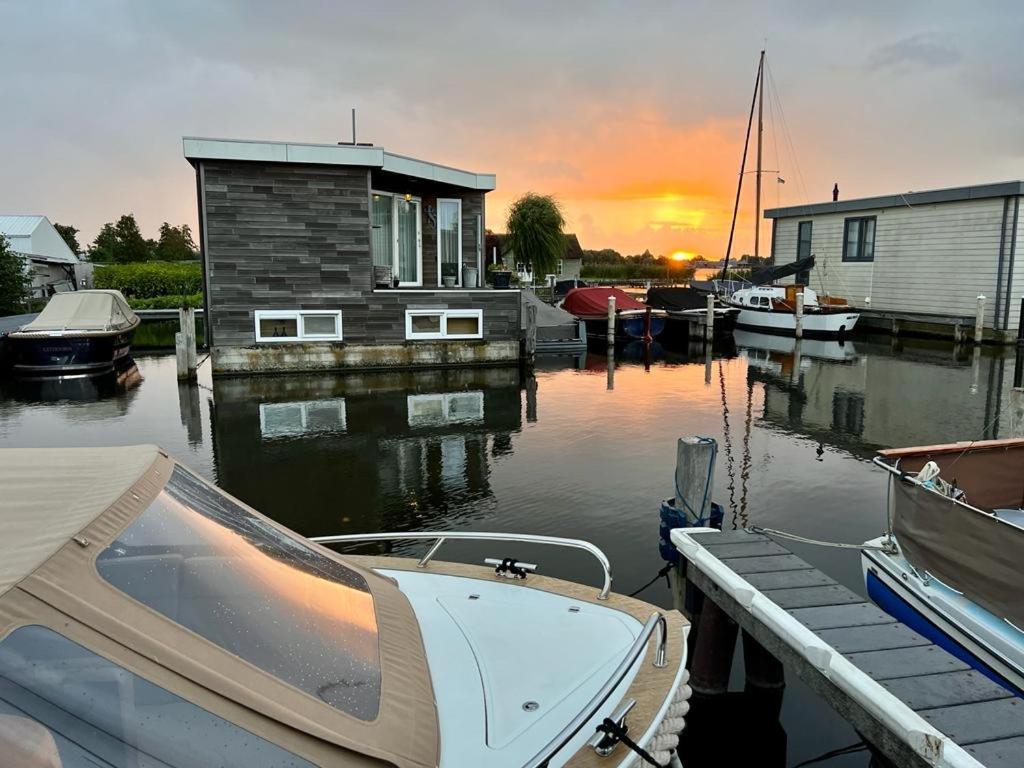 Quiet Waterloft Near Amsterdam And Schiphol Ws17 Hotel Aalsmeer Bagian luar foto